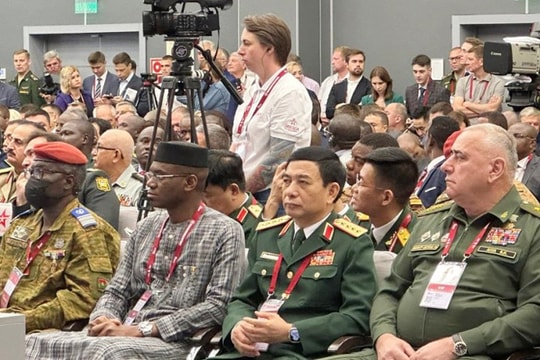 Bộ trưởng Bộ Quốc phòng Phan Văn Giang dự khai mạc Army 2023
