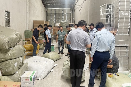Phát hiện vụ vận chuyển thuốc lá điếu, hàng gia dụng, may mặc, kim khí nhập lậu