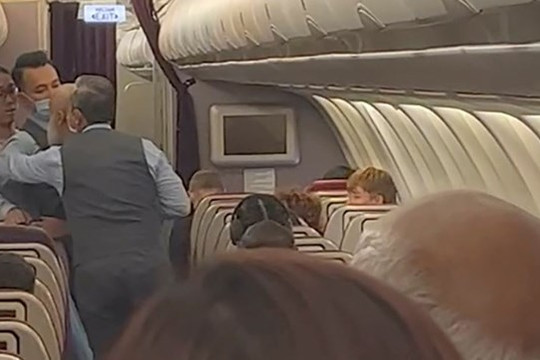 Buộc tội hành khách gây rối trên máy bay của Malaysia Airlines