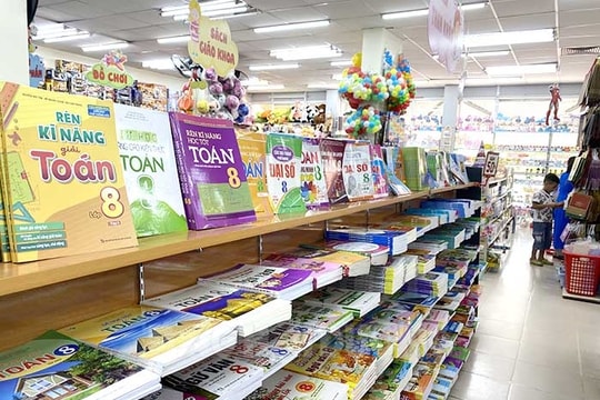 Giá sách giáo khoa mới tăng từ 2-3 lần so với sách cũ