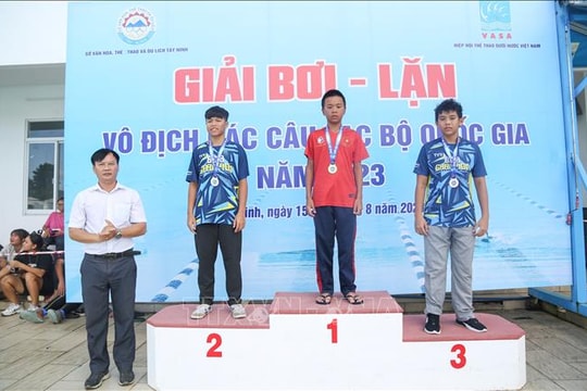Trên 270 vận động viên tham gia Giải bơi - lặn vô địch các Câu lạc bộ quốc gia