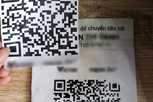 Cửa hàng mất tiền vì bị dán đè mã QR