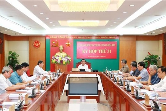 Đề nghị Bộ Chính trị xem xét kỷ luật một số cán bộ, đảng viên