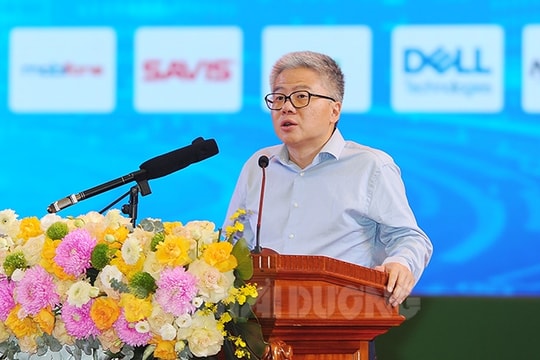 Giáo sư Ngô Bảo Châu: Thành công từ cả kiến thức và nhân cách