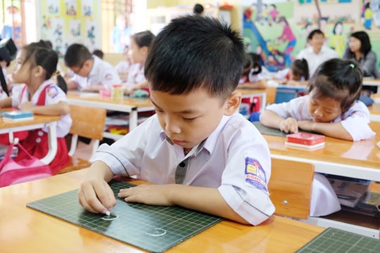 Ngành giáo dục nỗ lực vượt khó để hoàn thành nhiệm vụ năm học