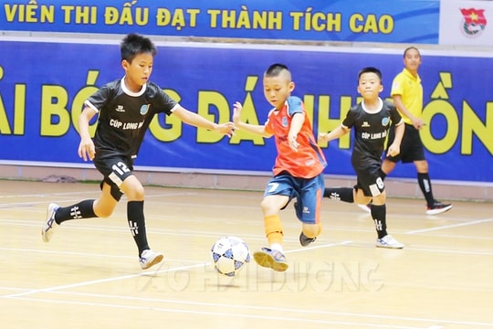 Đội Tứ Kỳ vô địch Giải bóng đá nhi đồng U10 tỉnh Hải Dương