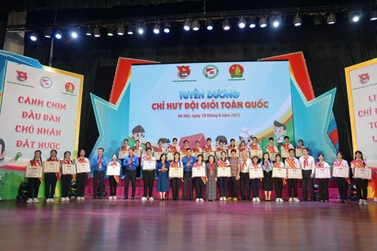 Liên hoan Chỉ huy Đội giỏi "Cánh chim đầu đàn" của thiếu nhi cả nước