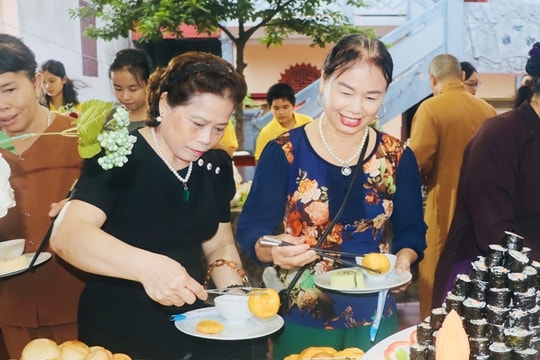 Ấm áp buffet chay gây quỹ từ thiện mùa Vu lan