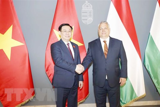 Lãnh đạo Việt Nam gửi Điện mừng Quốc khánh Hungary
