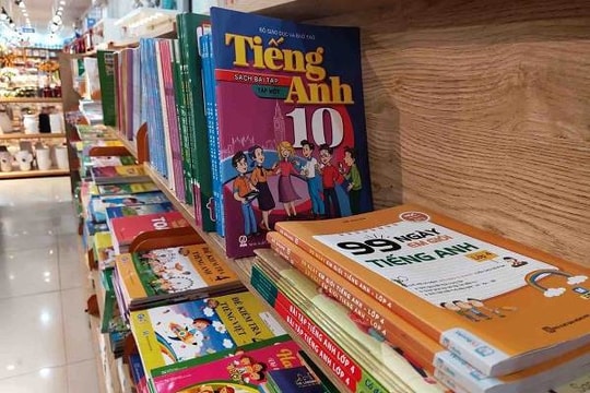 Phá bỏ sự lệ thuộc vào sách giáo khoa là điều tất yếu
