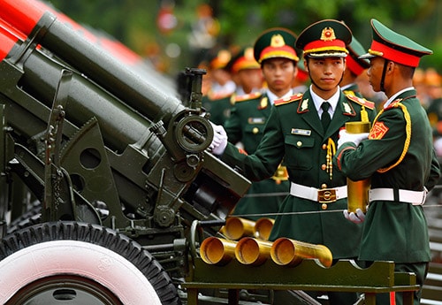 Kiến nghị tăng tuổi tại ngũ với sĩ quan cấp úy, thiếu tá, trung tá quân đội