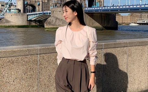 Mặc đẹp không khó với 10 công thức diện quần âu tối màu