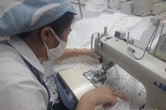 Ngân hàng nói lãi suất giảm, doanh nghiệp kêu vẫn cao, lại còn tăng