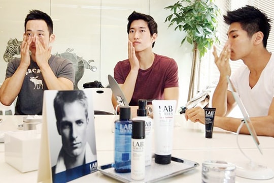 Ngành mỹ phẩm Hàn Quốc tăng cường khai thác phân khúc cho nam giới