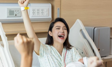 Minh Hằng sinh con đầu lòng 