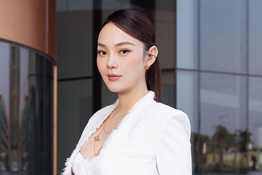 Minh Hằng hạnh phúc đón con trai đầu lòng với chồng doanh nhân