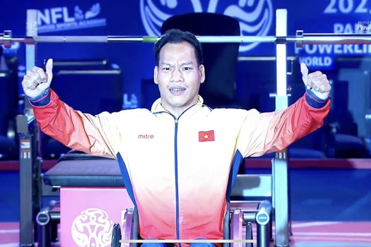 Lực sĩ Lê Văn Công giành huy chương vàng tại Giải Vô địch thế giới 2023