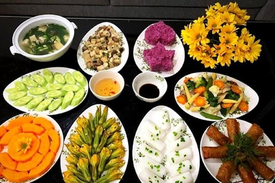 Cúng rằm tháng 7 nên dâng lễ chay hay mặn?