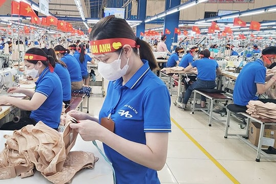 Bao giờ tăng lương cho công nhân?