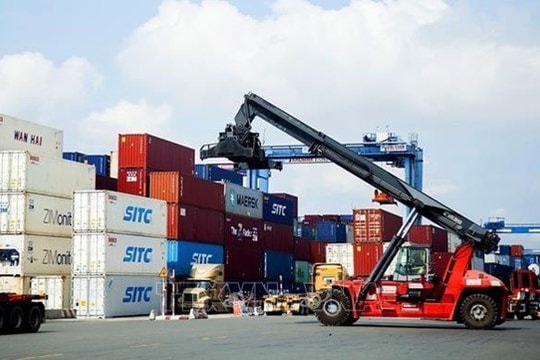 Trade surplus reaches 16.25 billion USD by mid-August