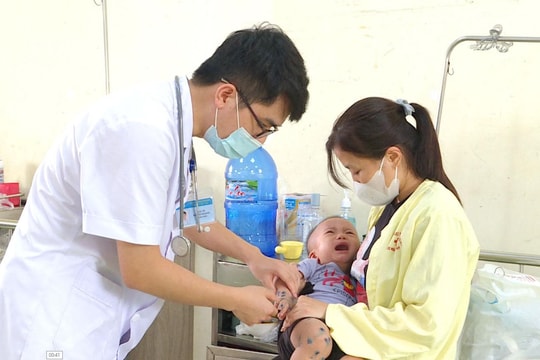 Nhiều trẻ mắc tay - chân - miệng