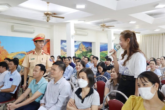 Gần 900 cán bộ, giáo viên ngành giáo dục được nâng cao kiến thức về an toàn giao thông 