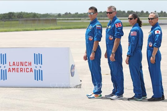 Tàu vũ trụ của SpaceX đưa phi hành đoàn thứ 7 lên ISS