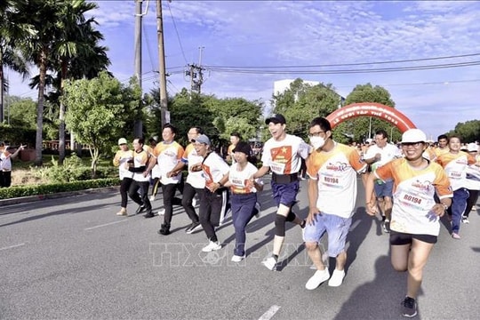 Giải chạy marathon gây quỹ cho Chương trình "Lễ cưới tập thể" năm 2023