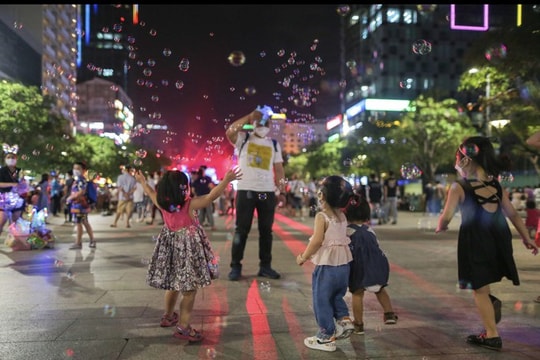 Cha mẹ phải là người "gác cổng"