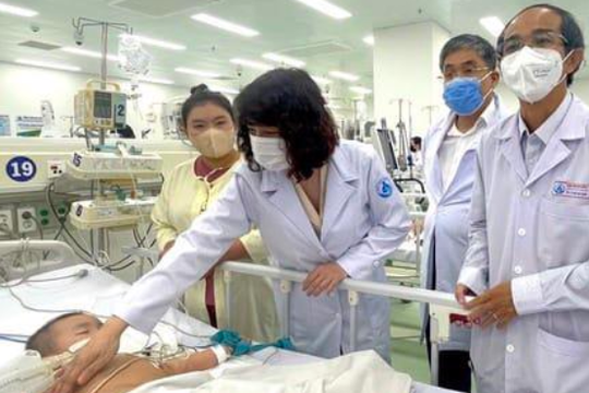 Trẻ mắc tay chân miệng phải cách ly 10 ngày