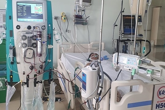 Thêm một người ngộ độc rượu tử vong