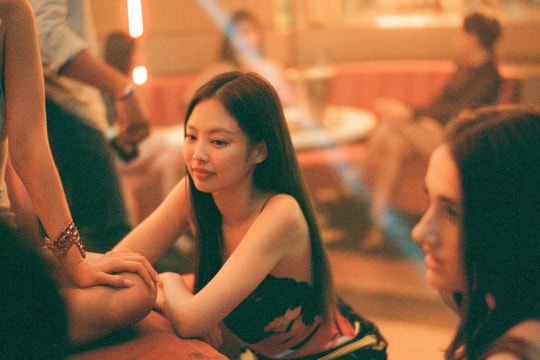 Khai tử phim đầu tay bị chỉ trích gợi dục của Jennie BlackPink