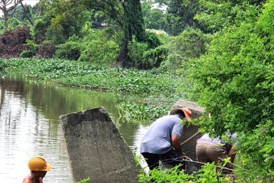 Ông Thụ đã tháo dỡ 9 trụ bê tông vi phạm