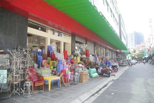 Chợ Phú Yên chưa xong, nhiều tiểu thương đã bán hàng