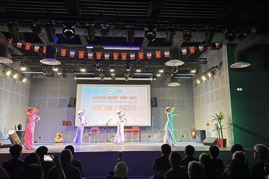 Khai mạc Ngày hội văn hóa Hội An tại Paris