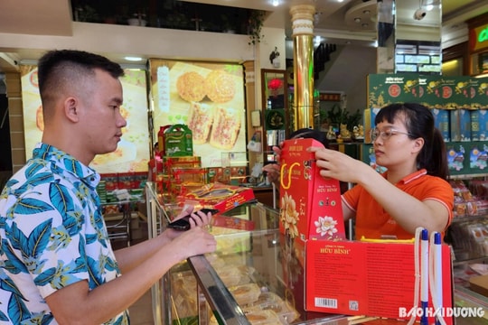 Bánh Trung thu Hữu Bình, gần 50 năm giữ hương vị truyền thống 