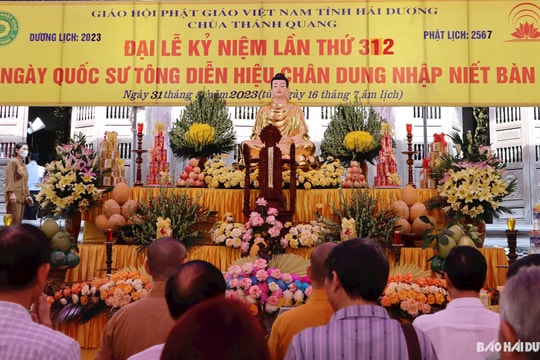 Dâng hương tưởng niệm 312 năm Đệ nhị Đức thánh tổ Tông Diễn nhập niết bàn 
