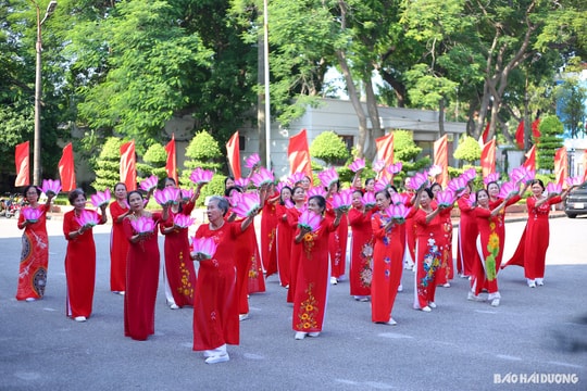 Giao lưu văn nghệ, thể thao chào mừng Quốc khánh 