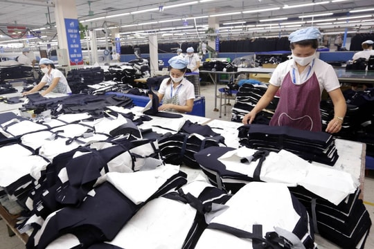 Doanh nghiệp dệt may ứng phó với tình trạng thiếu đơn hàng