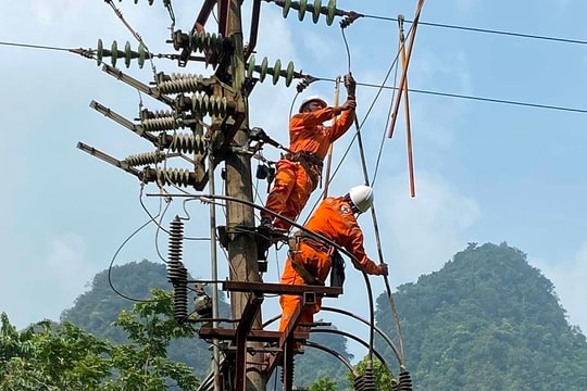 Giá điện có tăng sốc nếu tính thêm khoản lỗ của EVN?