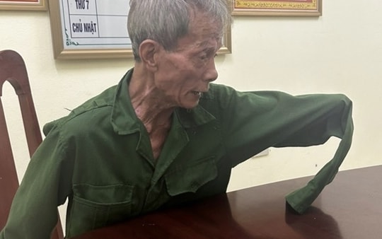 Tạm giữ hình sự người cha đâm con gái tử vong