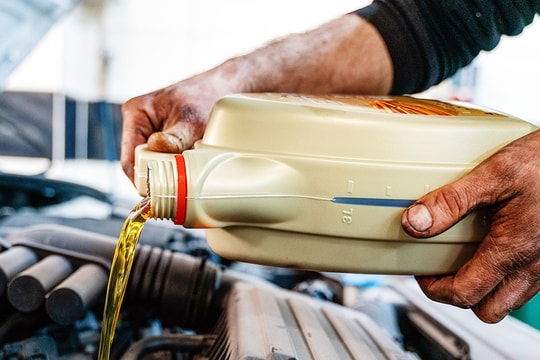 Những dấu hiệu nhận biết dầu động cơ đã đến lúc phải thay mới