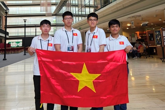 Bốn học sinh Việt Nam đều đoạt huy chương tại Olympic Tin học quốc tế 2023