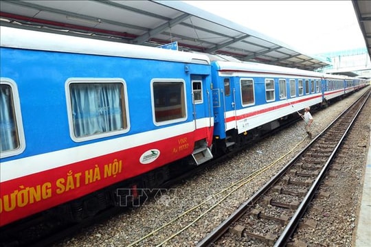 Từ ngày 5/9, ngành đường sắt áp dụng mức phí đổi, trả vé tàu