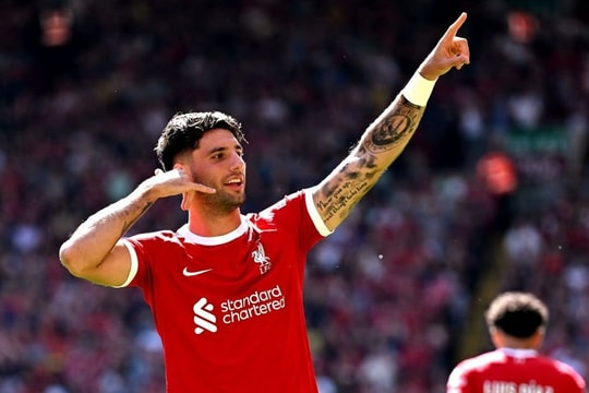 Thắng đậm Aston Villa, Liverpool vào top 4 Ngoại hạng Anh 
