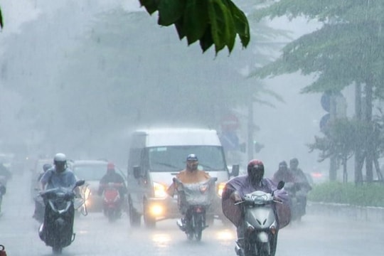 Các khu vực trong cả nước đều có mưa và dông, đề phòng lốc, sét, gió giật mạnh