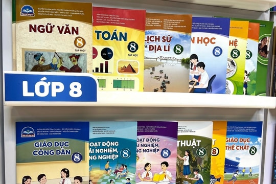 Các khối lớp 4, 8 và 11 bắt đầu học sách giáo khoa mới