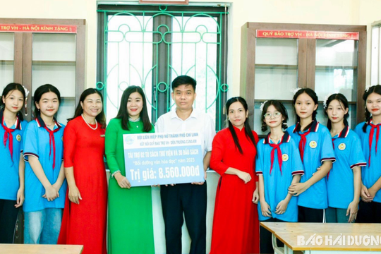 Phụ nữ Chí Linh tặng hơn 100 suất học bổng cho học sinh dịp năm học mới