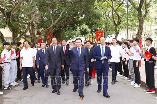 Chủ tịch Quốc hội dự khai giảng năm học mới tại Trường Hữu nghị T78
