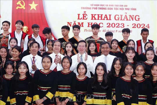 Chủ tịch nước dự Lễ khai giảng năm học mới tại Trường Phổ thông dân tộc nội trú tỉnh Gia Lai